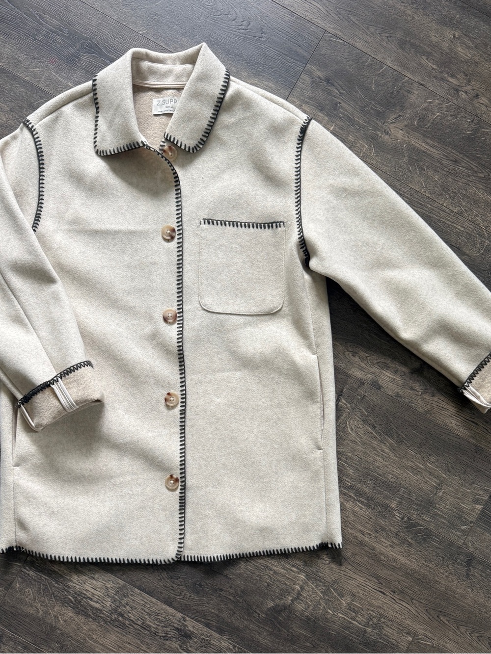 Z Supply womenโs Cream Button-Front Jacket with Contrast Stitching